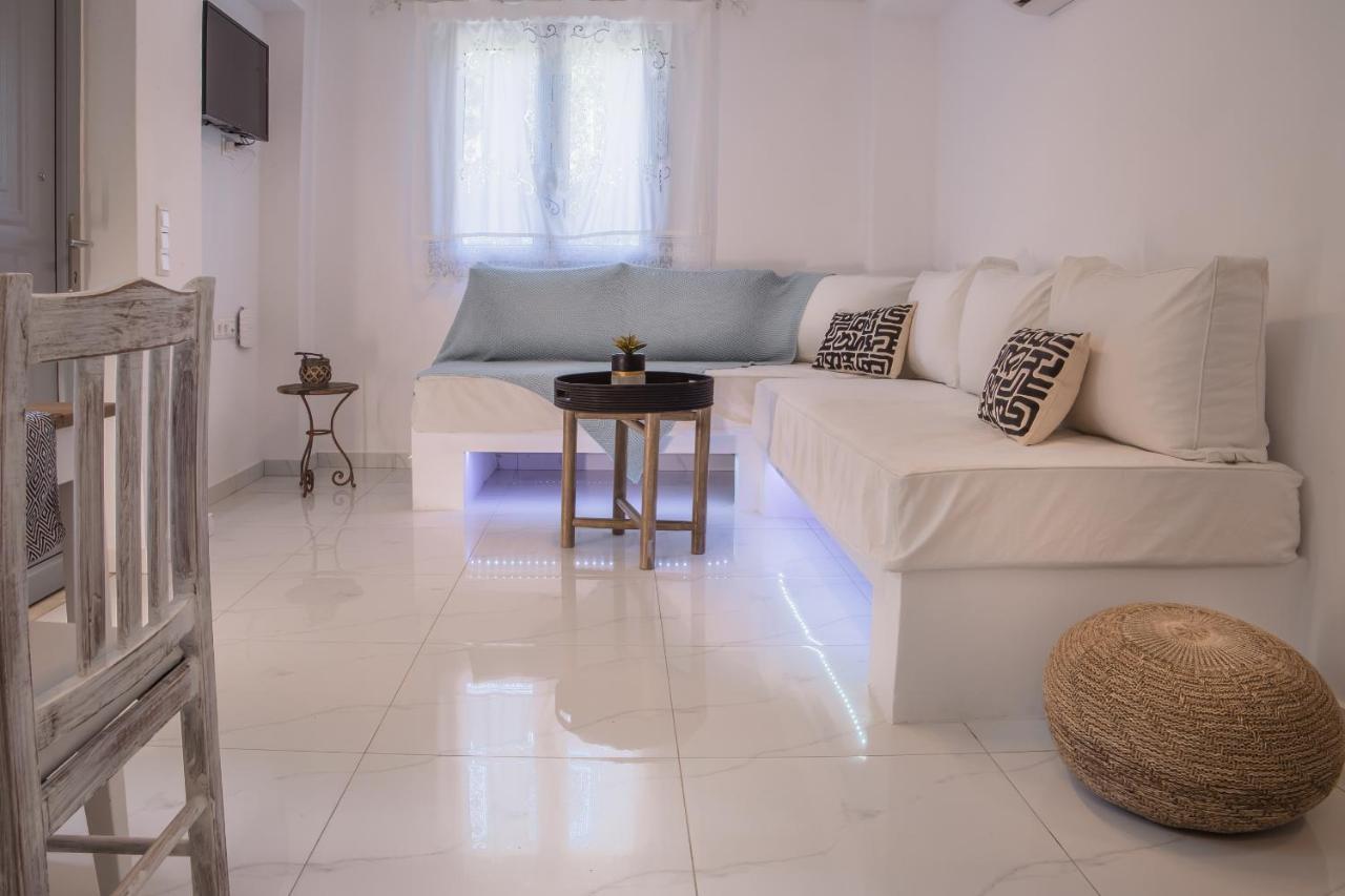 Small Paradise Andros Town Exterior photo